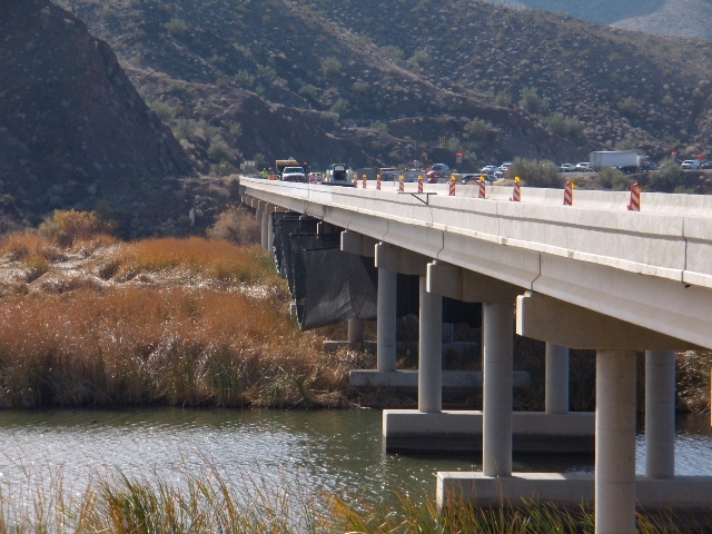 This image has an empty alt attribute; its file name is bridgedeckcontainment.jpg